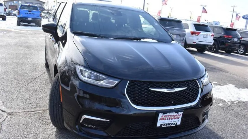2025 Chrysler Pacifica 2C4RC1S75SR550110
