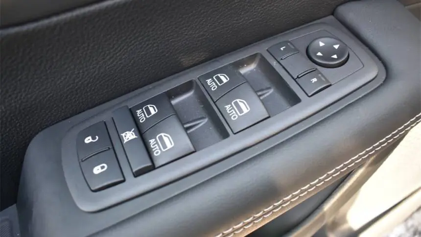 2025 Chrysler Pacifica 2C4RC1S75SR550110