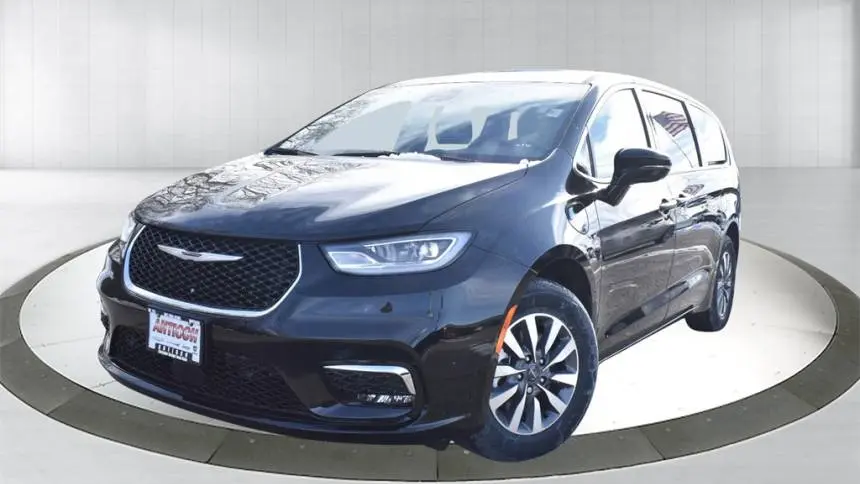 2025 Chrysler Pacifica 2C4RC1S75SR550110