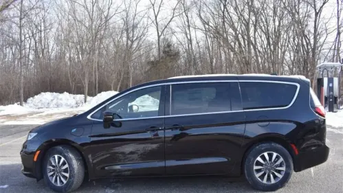 2025 Chrysler Pacifica 2C4RC1S75SR550110