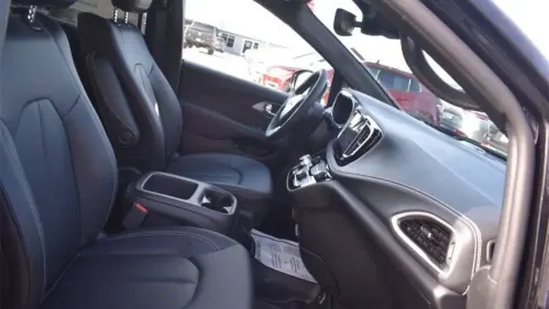 2025 Chrysler Pacifica 2C4RC1S75SR550110