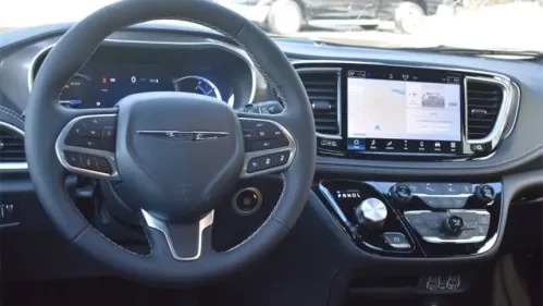 2025 Chrysler Pacifica 2C4RC1S75SR550110