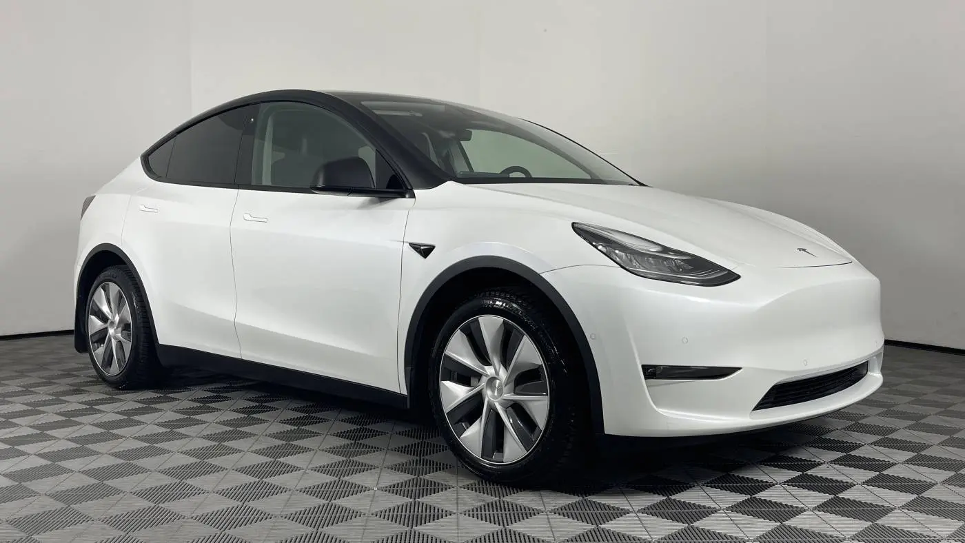 2021 Tesla Model Y 5YJYGDEE3MF268509