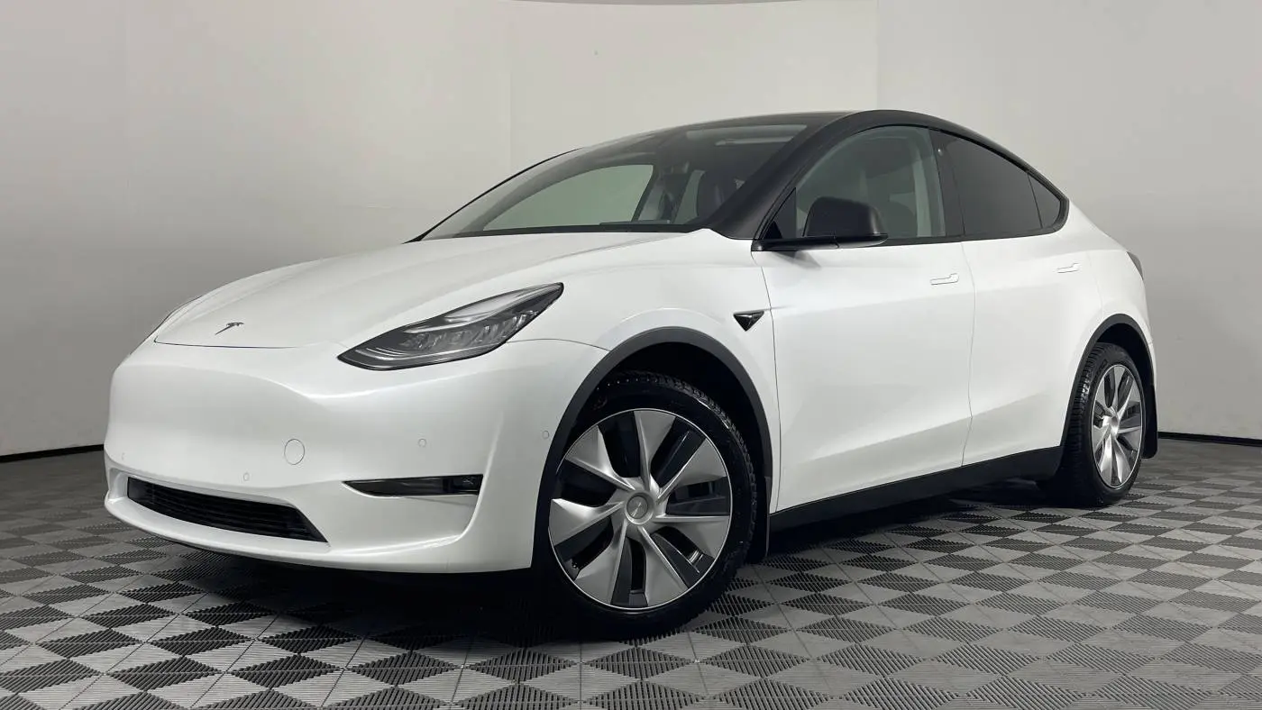 2021 Tesla Model Y 5YJYGDEE3MF268509