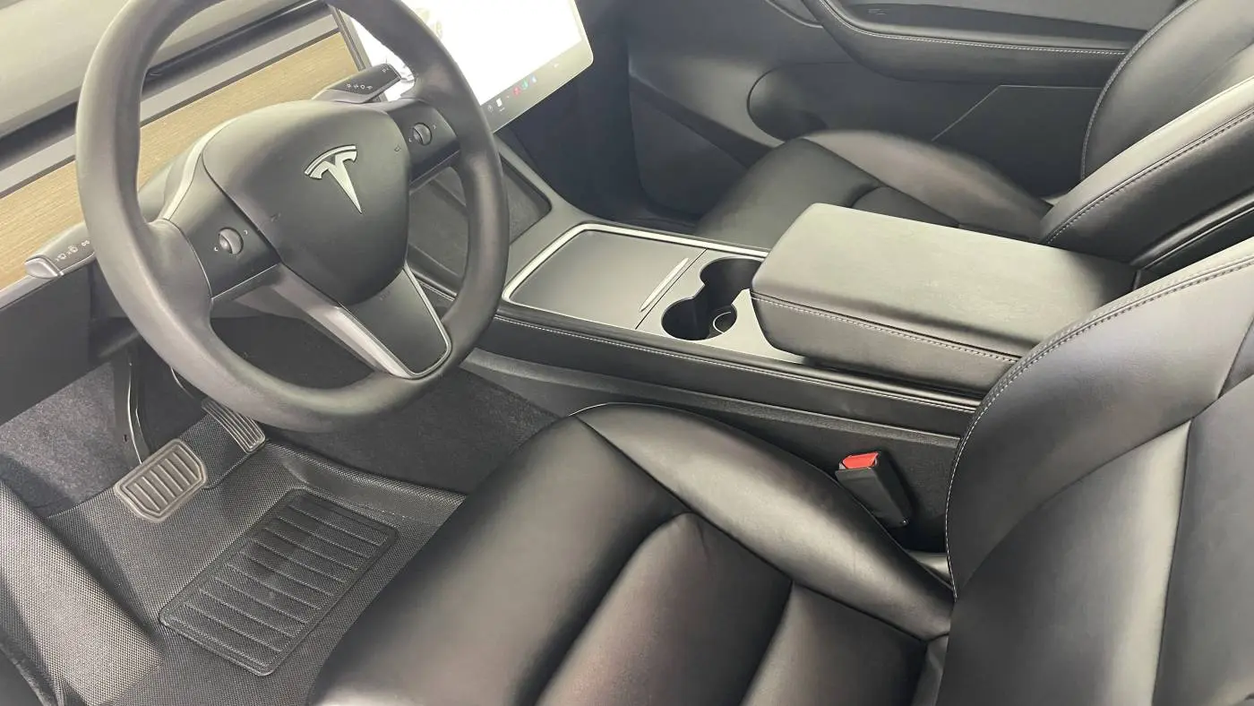 2021 Tesla Model Y 5YJYGDEE3MF268509