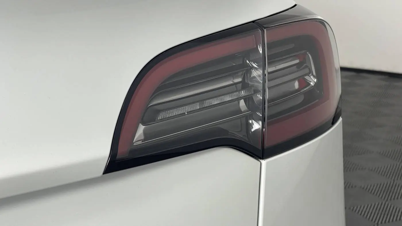 2021 Tesla Model Y 5YJYGDEE3MF268509