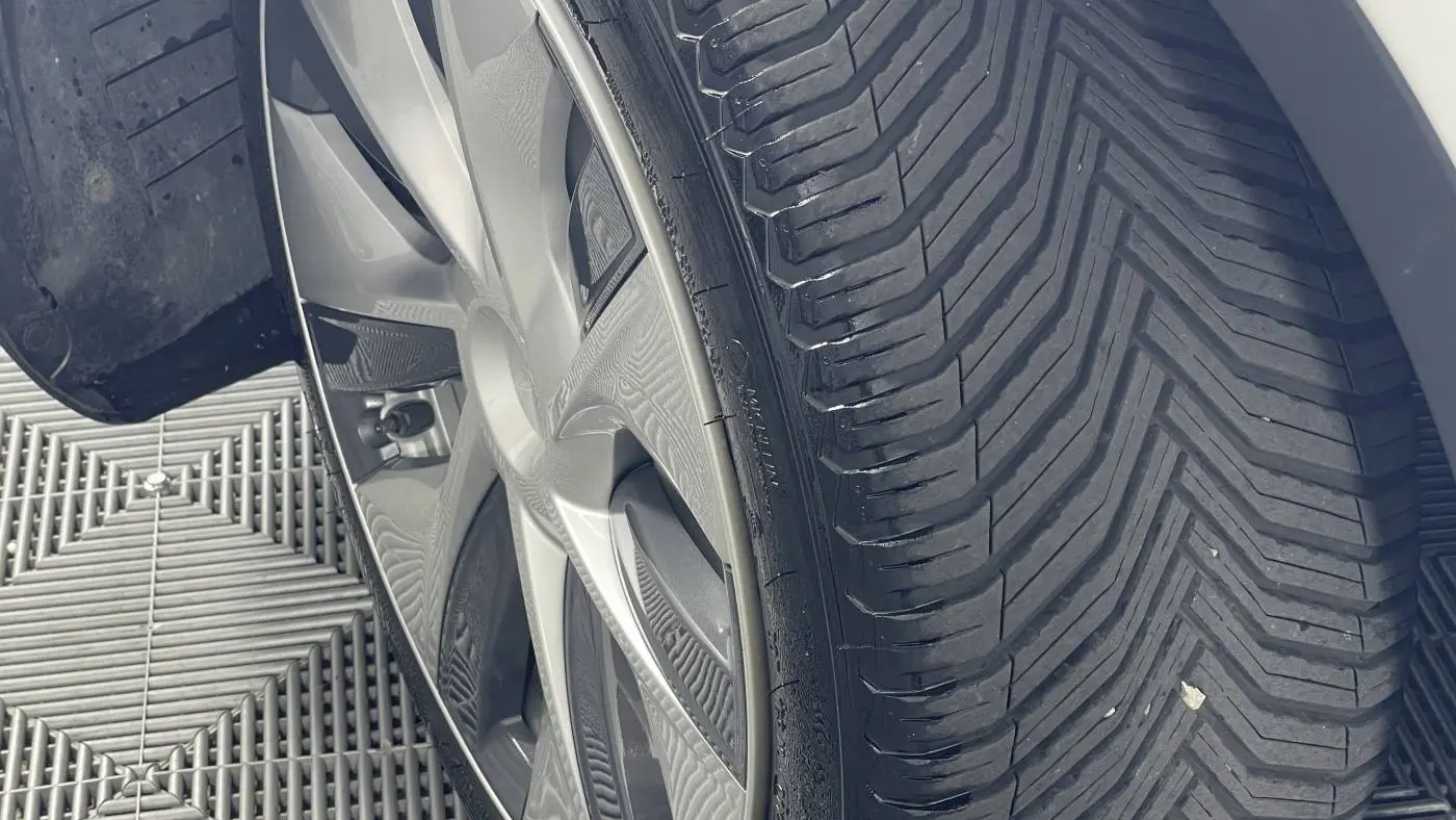 2021 Tesla Model Y 5YJYGDEE3MF268509
