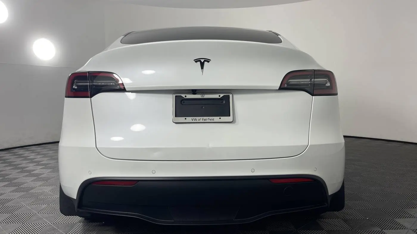 2021 Tesla Model Y 5YJYGDEE3MF268509