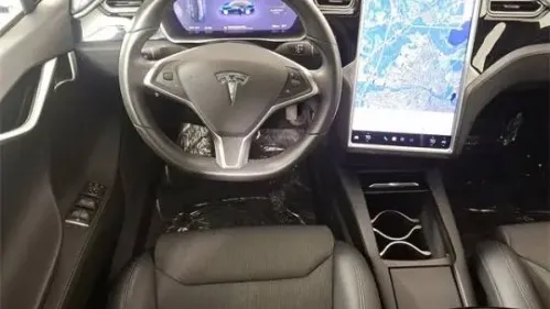 2017 Tesla Model S - Images - 12