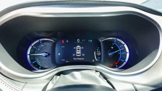 2025 Chrysler Pacifica 2C4RC1N7XSR574236