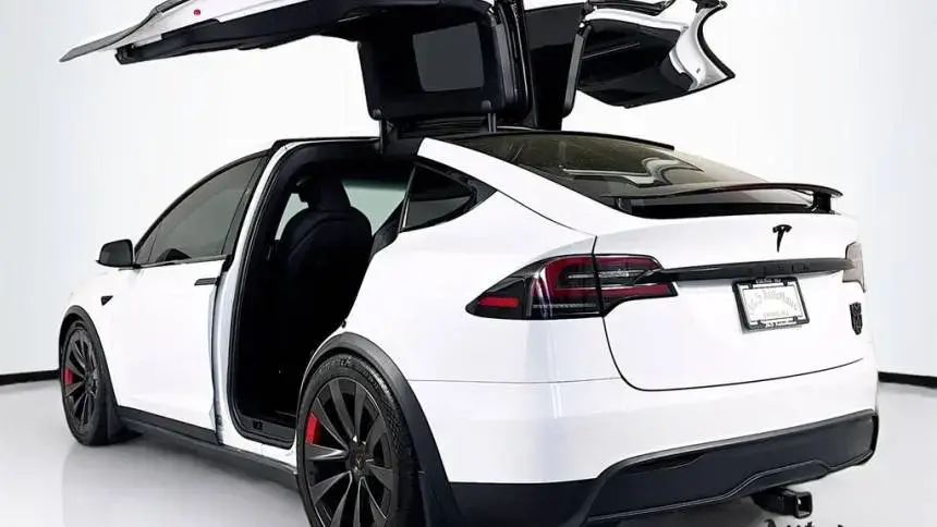 2022 Tesla Model X - Images - 5