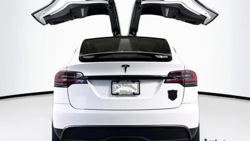 2022 Tesla Model X - Images - 6