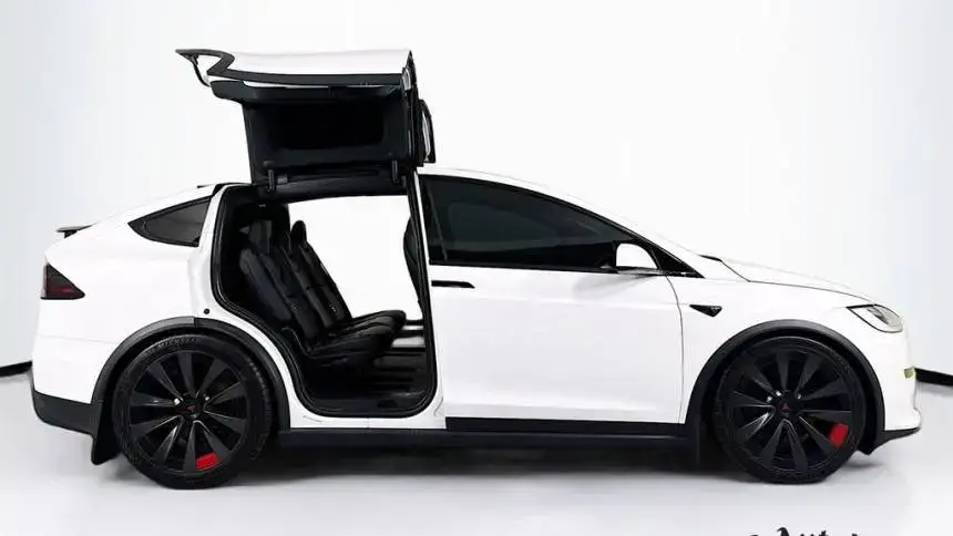 2022 Tesla Model X - Images - 8