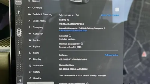 2022 Tesla Model X - Images - 15