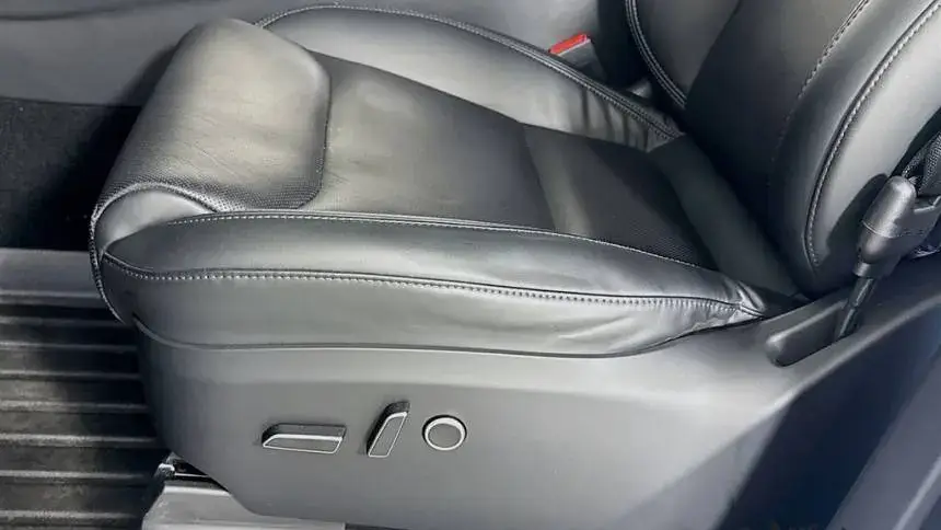 2022 Tesla Model X - Images - 26