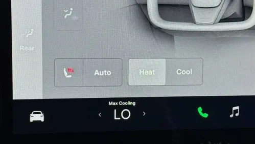 2022 Tesla Model X - Images - 27