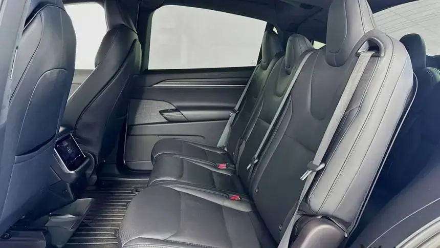 2022 Tesla Model X - Images - 28