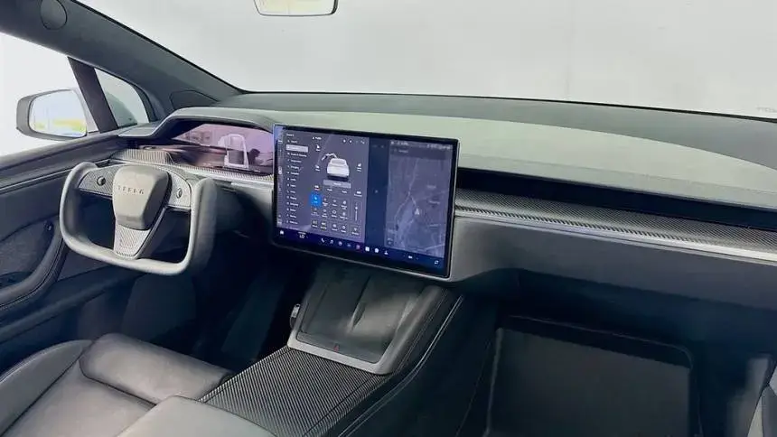 2022 Tesla Model X - Images - 31
