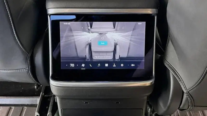 2022 Tesla Model X - Images - 32