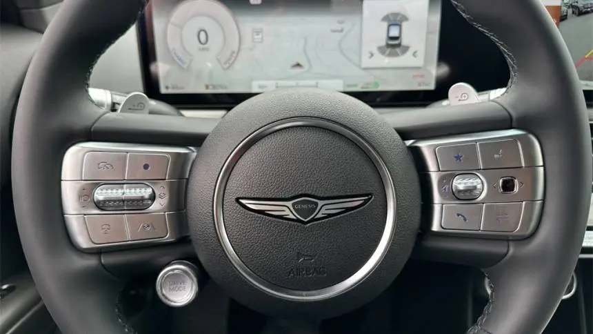 2025 Genesis GV60 KMUKB4SAXSU028235