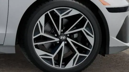 2025 Hyundai IONIQ 6 KMHM34AA0SA098382