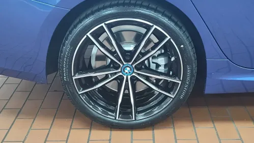 2024 BMW 3 Series - Images - 5