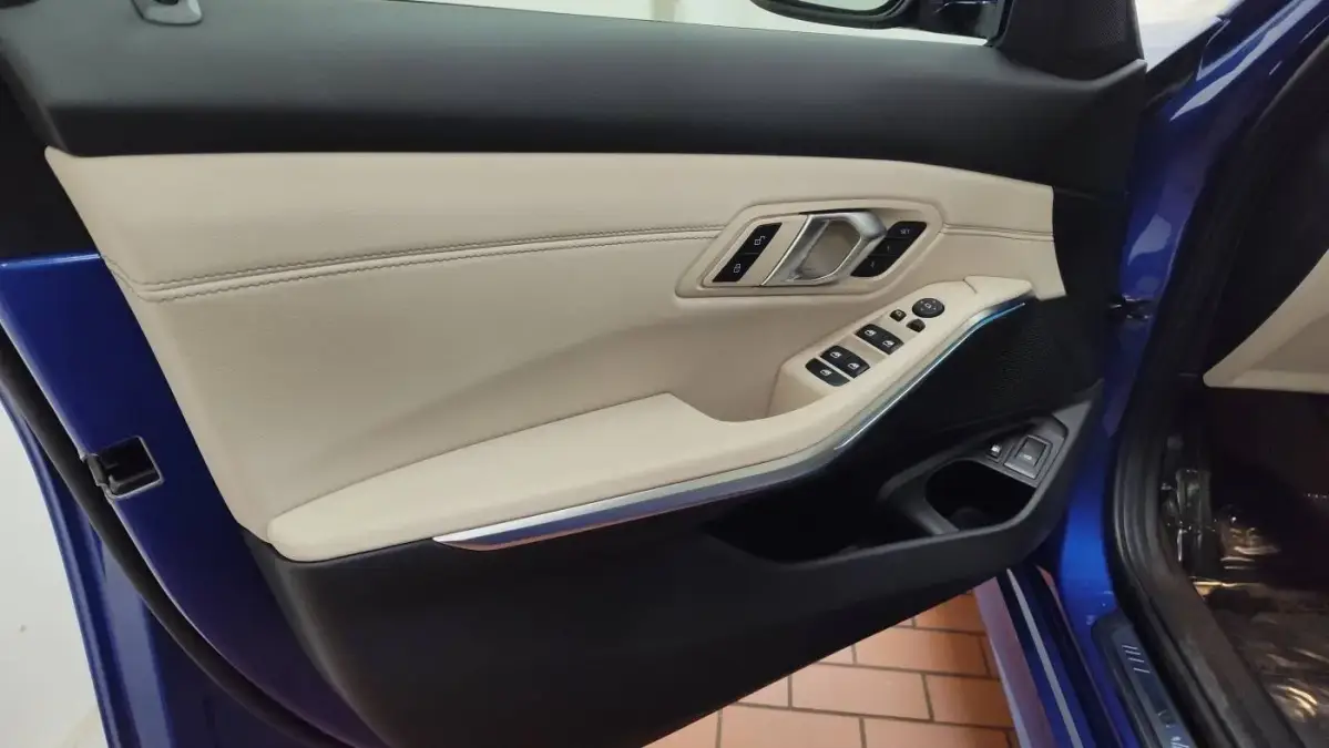 2024 BMW 3 Series - Images - 12