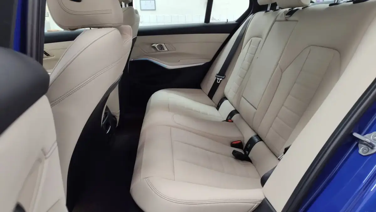 2024 BMW 3 Series - Images - 17