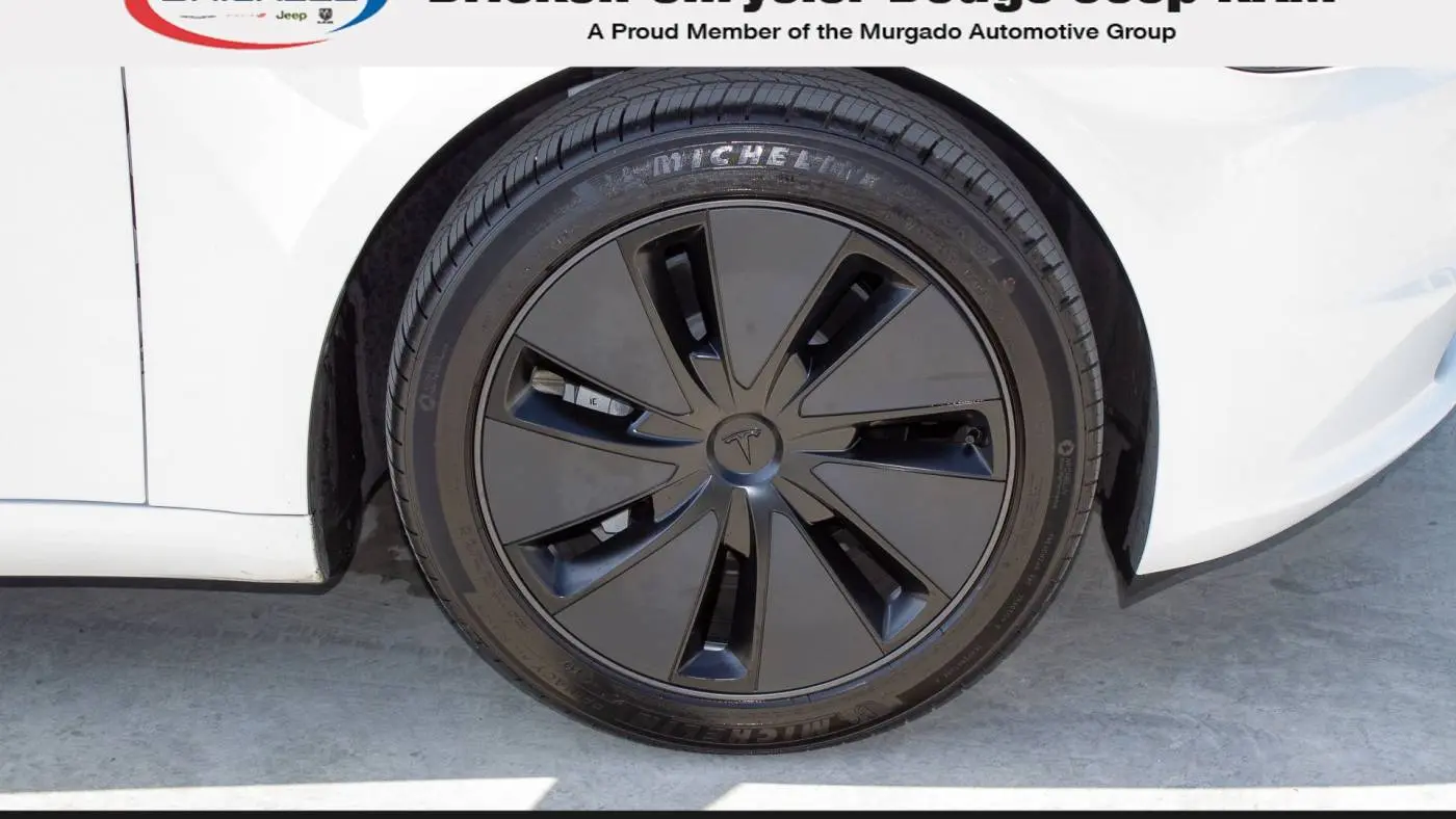 2025 Tesla Model 3 5YJ3E1EA5SF908003