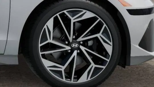 2025 Hyundai IONIQ 6 KMHM34AA9SA099482