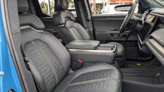 2022 Rivian R1T 7FCTGAALXNN000096