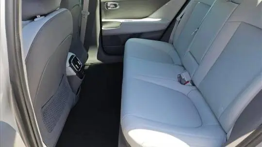 2025 Hyundai IONIQ 6 KMHM34AA8SA083385