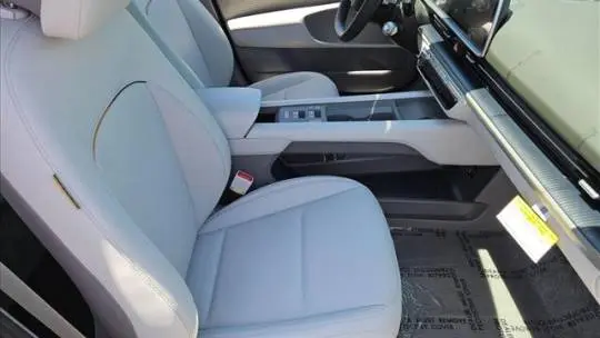 2025 Hyundai IONIQ 6 KMHM34AA8SA083385