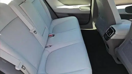 2025 Hyundai IONIQ 6 KMHM34AA8SA083385