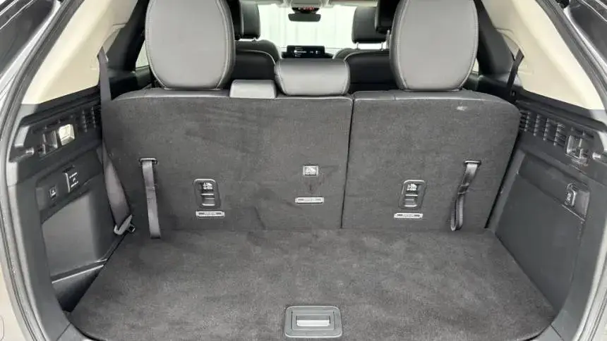 2024 Mazda CX-90 - Images - 31