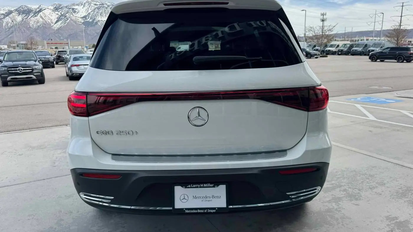 2024 Mercedes EQB W1N9M0CB9RN077502