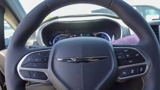 2025 Chrysler Pacifica 2C4RC1N79SR576219