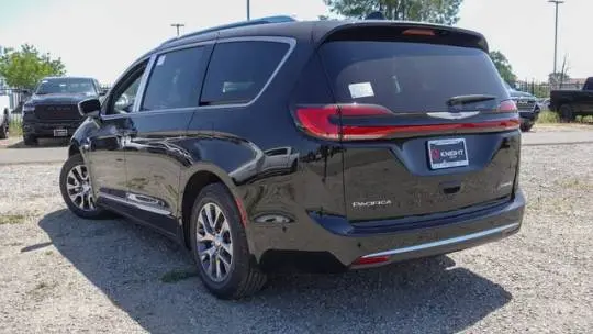 2025 Chrysler Pacifica 2C4RC1N79SR576219
