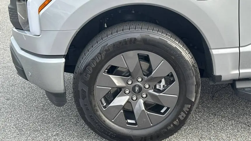 2024 Ford F-150 Lightning 1FT6W3L72RWG20491