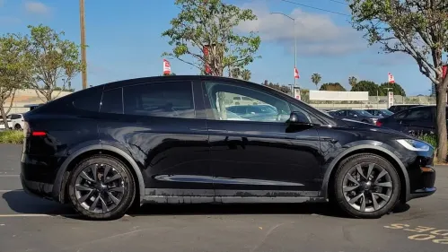 2022 Tesla Model X - Images - 3