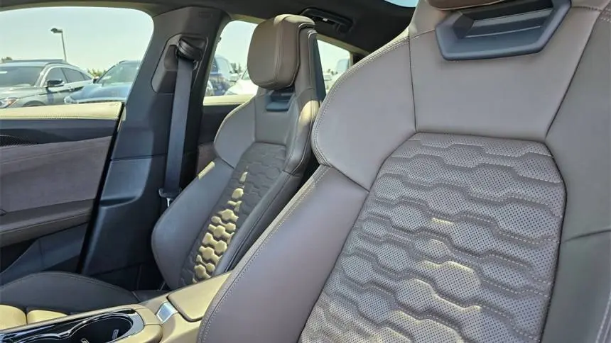 2022 Audi e-tron GT WAUEJBFW8N7006263