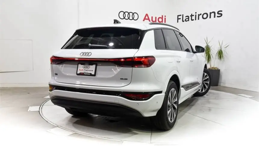 2025 Audi Q6 e-tron WA124BGF9SA038241