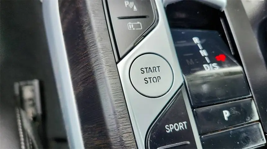 2024 BMW 3 Series 3MW39FF02R8E08108