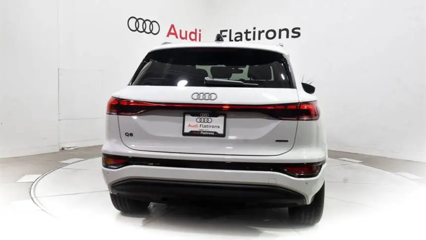 2025 Audi Q6 e-tron WA124BGF9SA038241