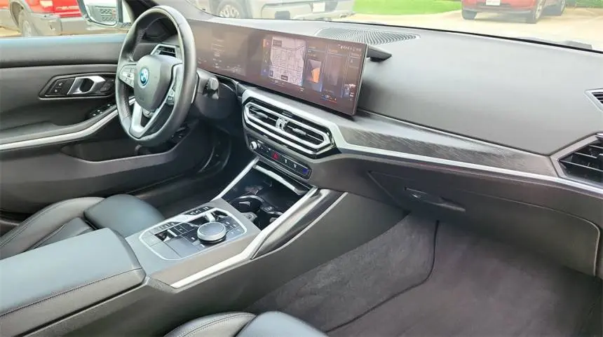 2024 BMW 3 Series 3MW39FF02R8E08108