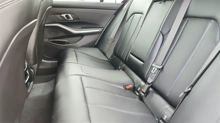 2024 BMW 3 Series - Images - 33