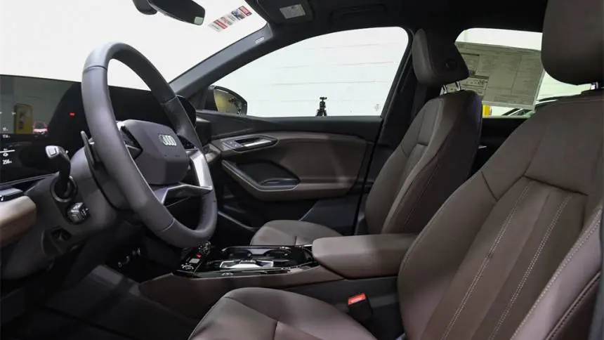 2025 Audi Q6 e-tron WA114BGFXSA037501