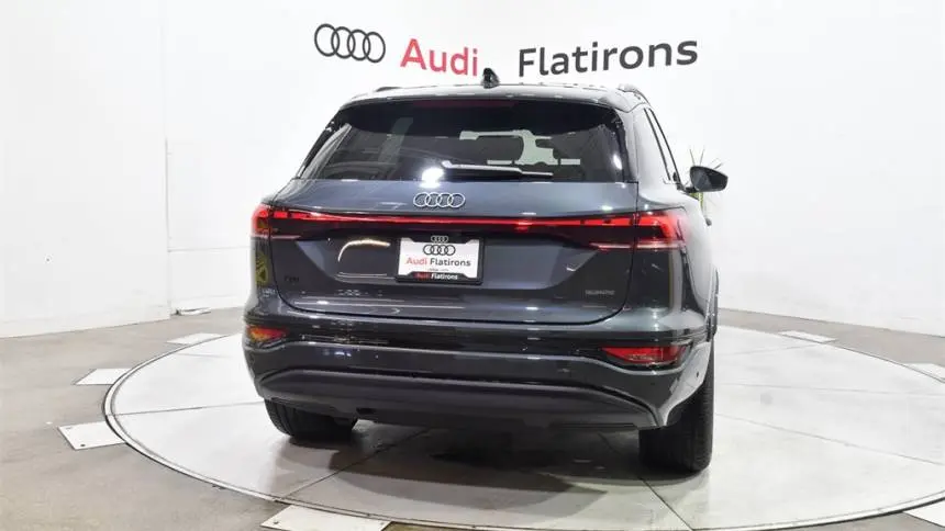 2025 Audi Q6 e-tron WA114BGFXSA037501