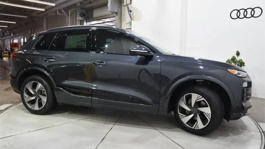 2025 Audi Q6 e-tron WA114BGFXSA037501