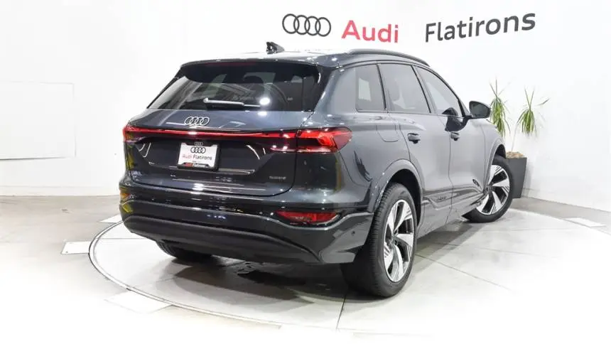 2025 Audi Q6 e-tron WA114BGFXSA037501